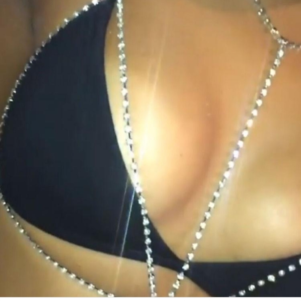 New Rhinestone Shiny Chain Bra Accessory - Picture 2 of 4
